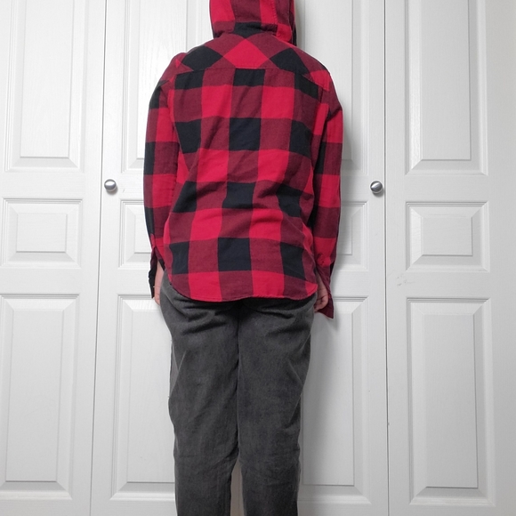 Red and black flannel - Picture 5 of 6